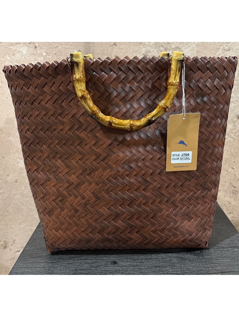 Tommy Bahama J705 Brown Woven Tote Bag with Bamboo Handles and Seashell Charms - Picture 2 of 5
